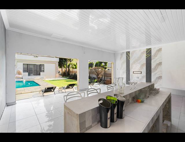 5 BEDROOM HOUSE FOR SALE IN FOURWAYS GARDENS